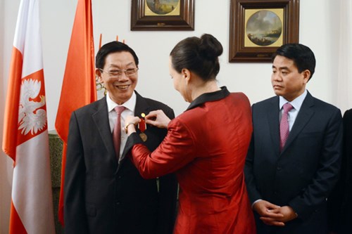 Ba Lan trao tặng Huân chương cho ông Nguyễn Thế Thảo